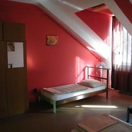 Zrinyi Hostel Budapest