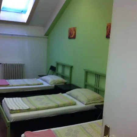 Zrinyi Hostel *