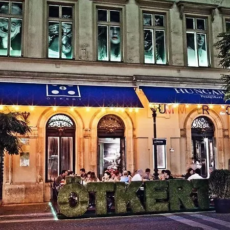 Hostel Zrinyi *