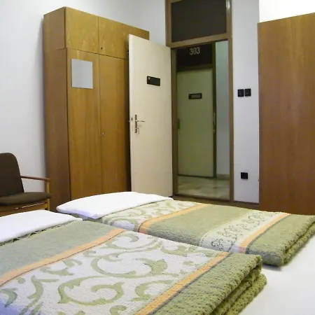 Zrinyi Hostel Budapest