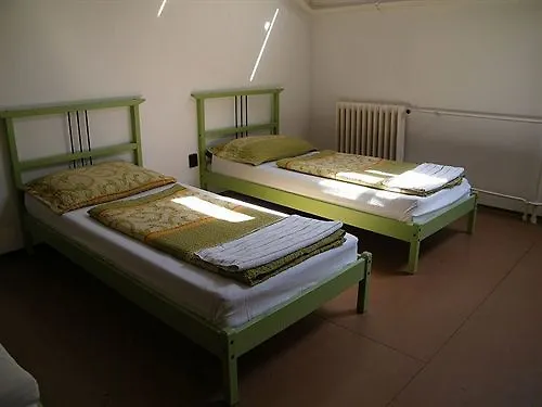 Zrinyi Hostel *
